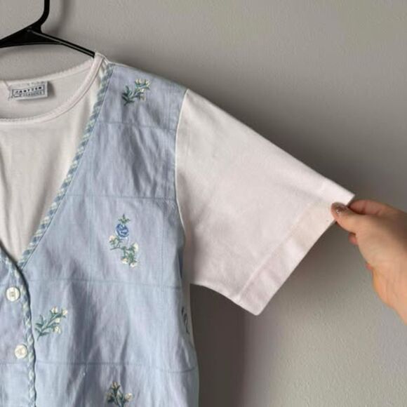 Vintage Jantzen Classics White Tee with Embroidered Flowers on Blue Vest - Picture 2 of 5